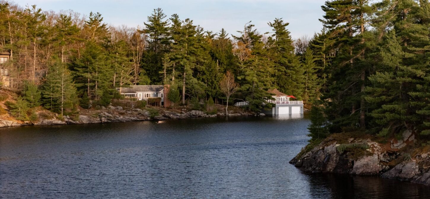 1-1076 Birch Point Road - The Bemmann Team